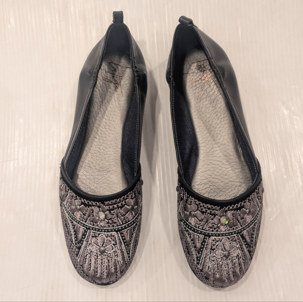 LATIGO Genvieve Women's Embroidered Jeweled Black Leather Flats Size 8.5 - Picture 2 of 11